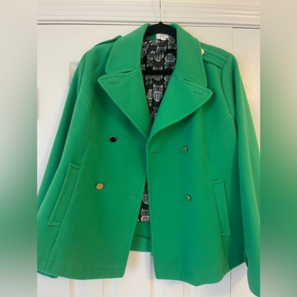 Short green jacket